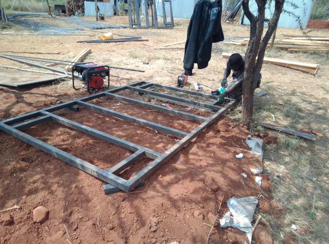 Roof structure assembly